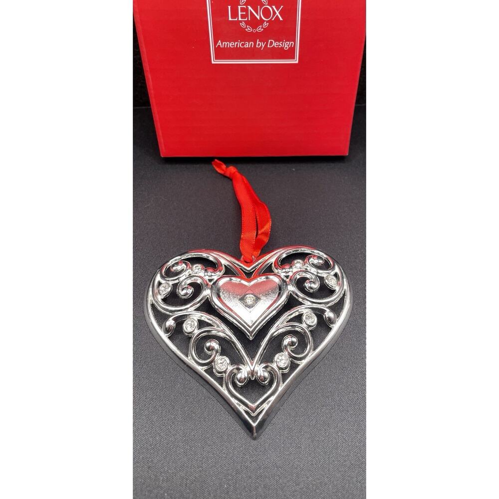 Lenox Sparkle & Scroll Large‎ Heart Shaped Ornament Clear Crystals. New in Box - Picture 3 of 6